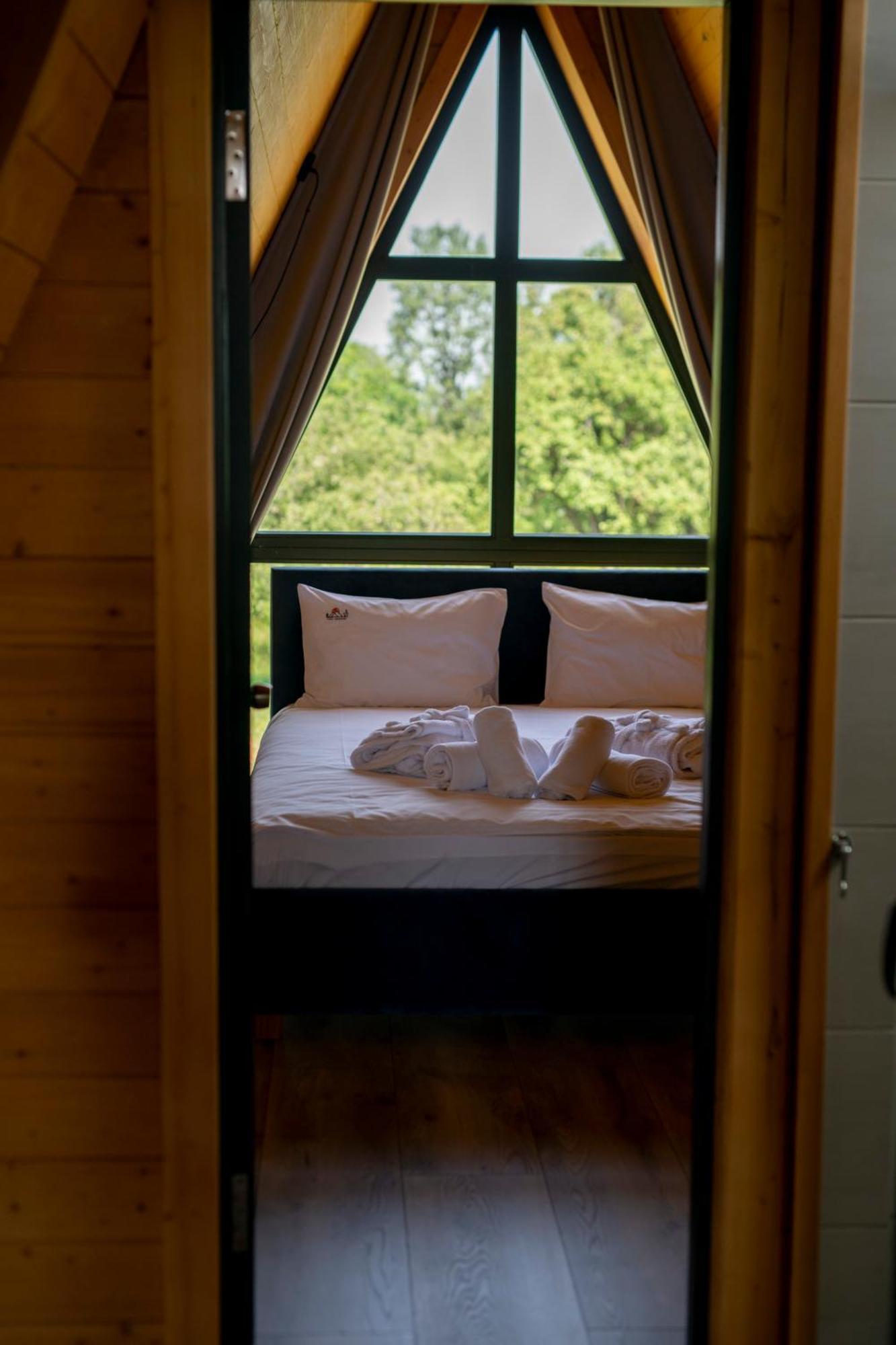 Vino Chalets Bran Sohodol  Esterno foto